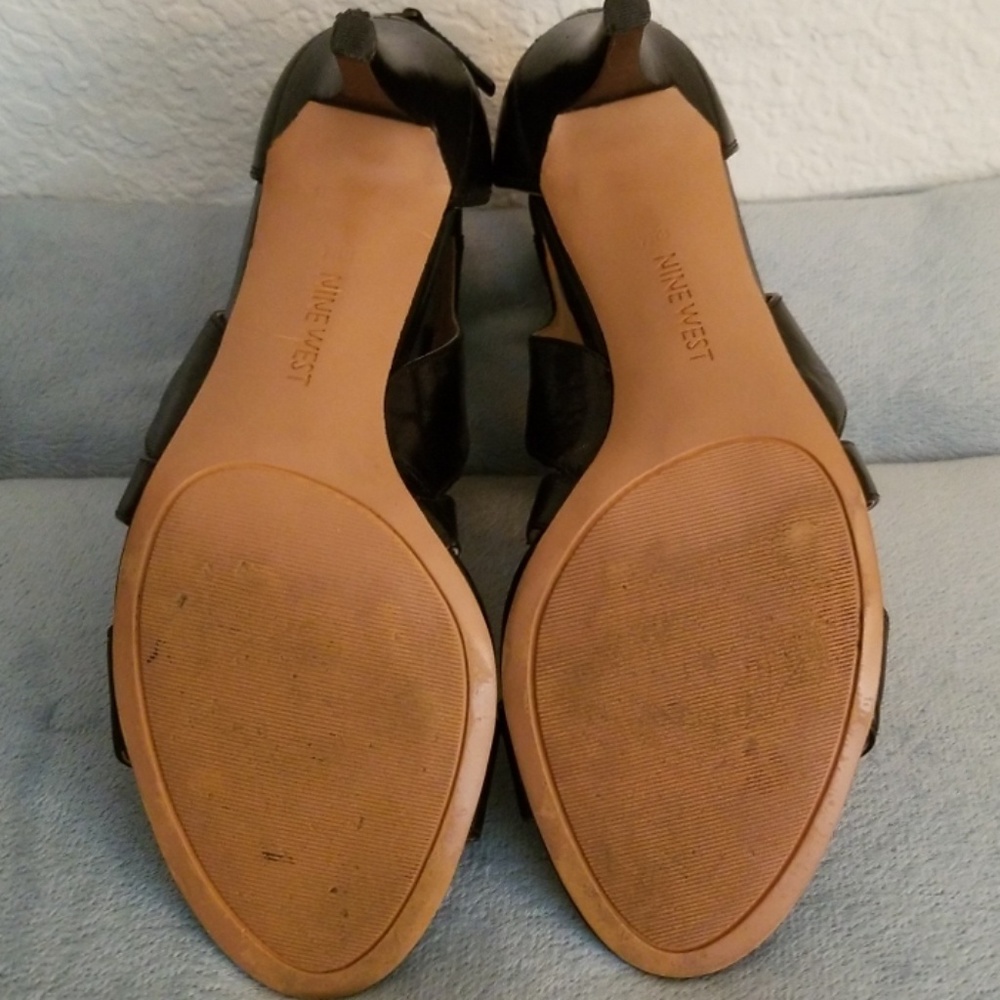 Shoes - Picture 3 of 4